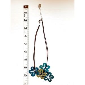 Jewelry - Retro wooden flower necklace Jewelry - Retro wooden flower necklace